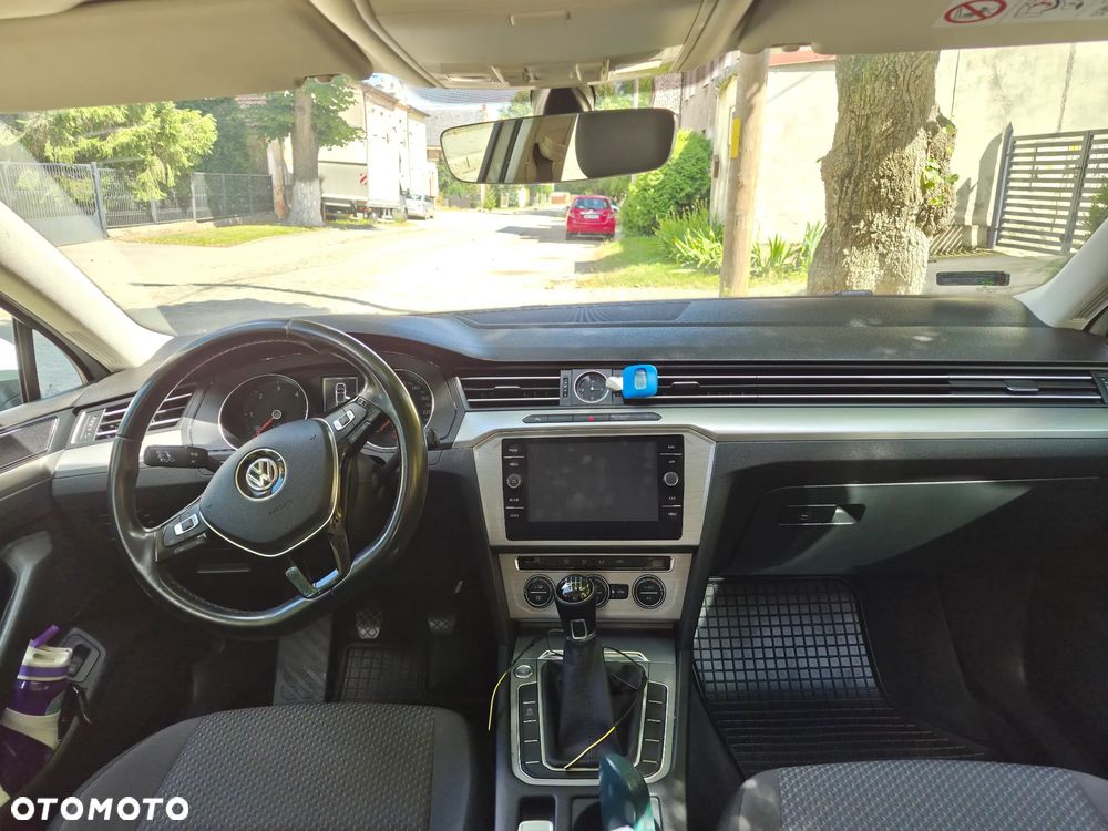 Volkswagen Passat 1.6 TDI BMT Comfortline - 8