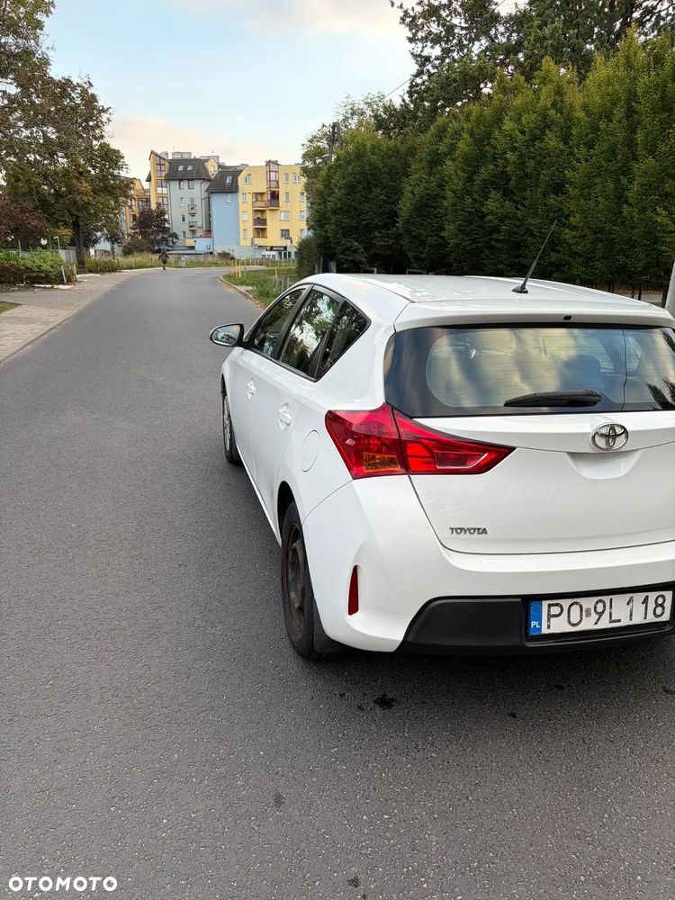 Toyota Auris - 15