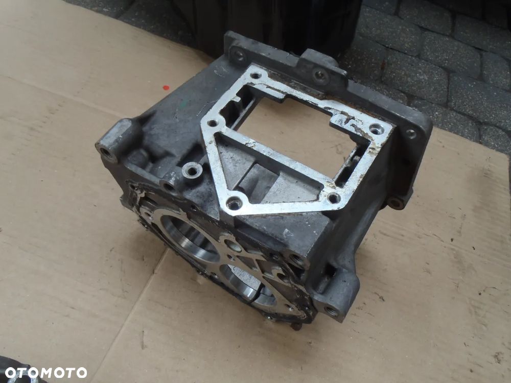 obudowa korpus dzwon skrzynia biegów seicento punto panda grande evo 500 punto fiorino seicento uno cinqecento 900 1.1 - 17