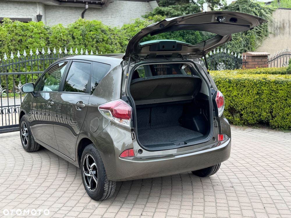 Toyota Verso S 1.33 Premium MS - 8
