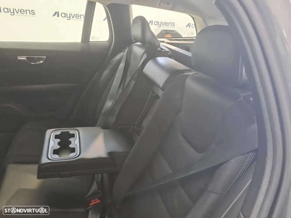 Volvo V60 2.0 T8 AWD TE Momentum - 7