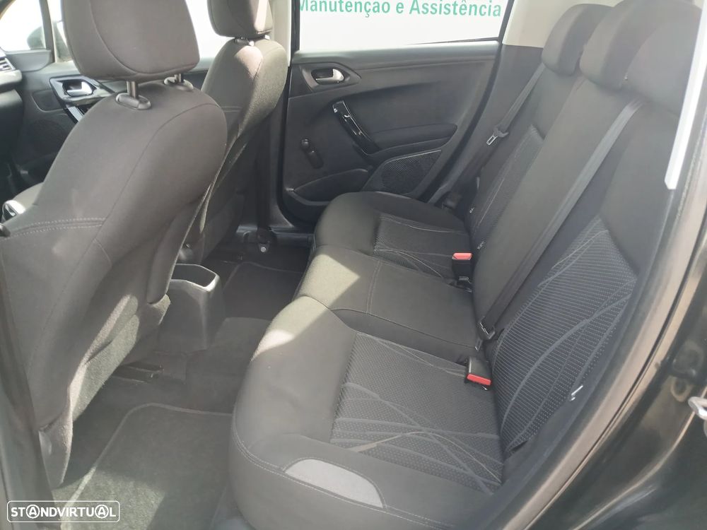 Peugeot 208 1.2 VTi Active - 17