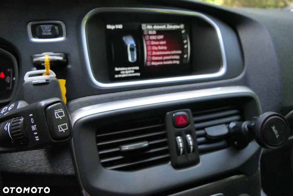 Volvo V40 D4 Summum - 30