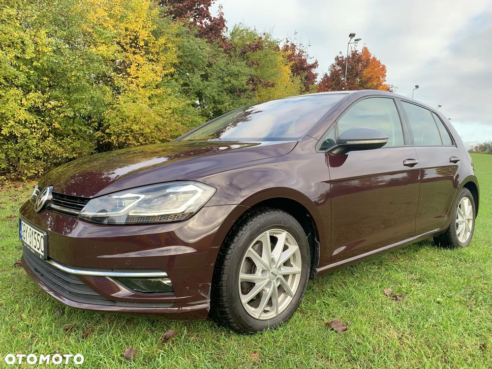 Volkswagen Golf - 1