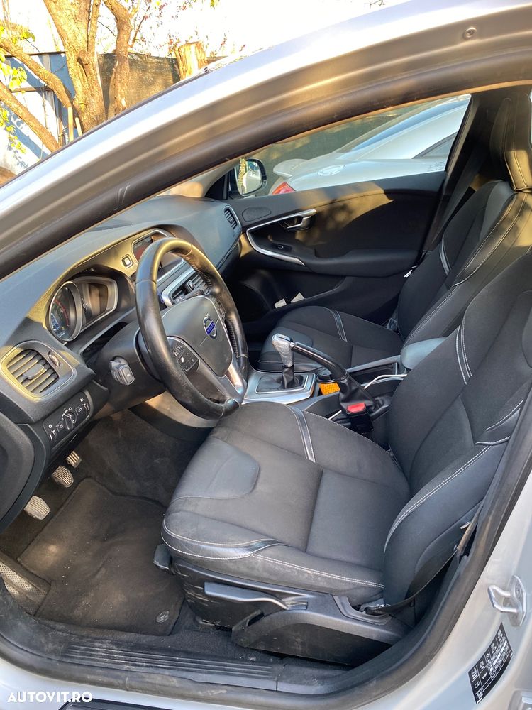 Volvo V40 D4 VEA Momentum - 10