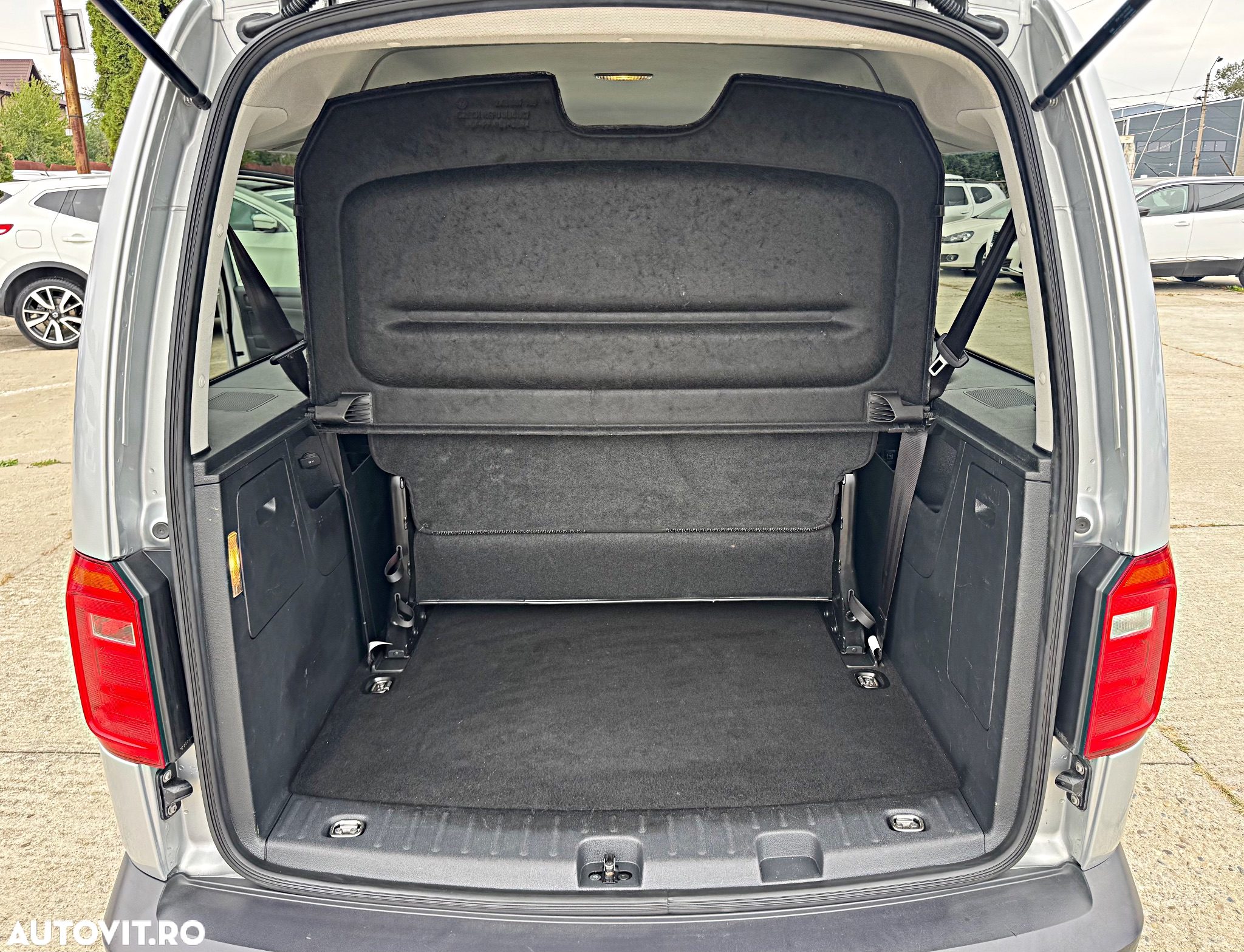Volkswagen Caddy 2.0 TDI (7-Si.) Maxi Comfortline - 25