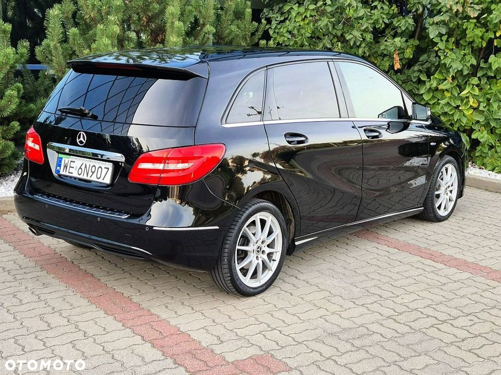 Mercedes-Benz Klasa B 180 - 12