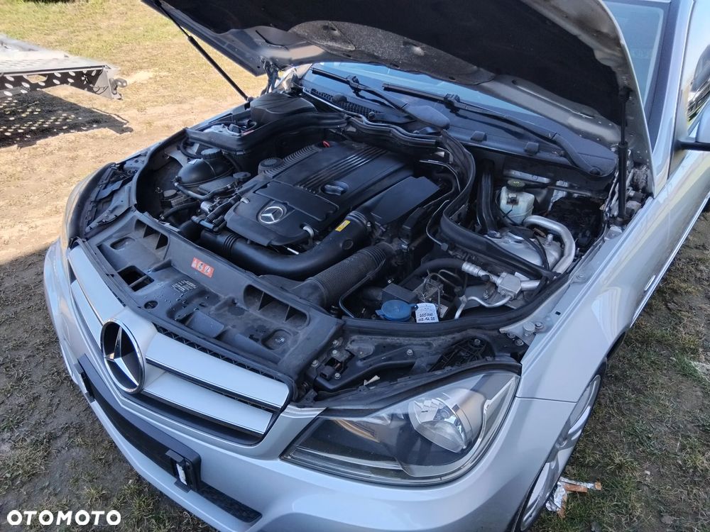 Mercedes-Benz Klasa C 180 CGI BlueEff - 5