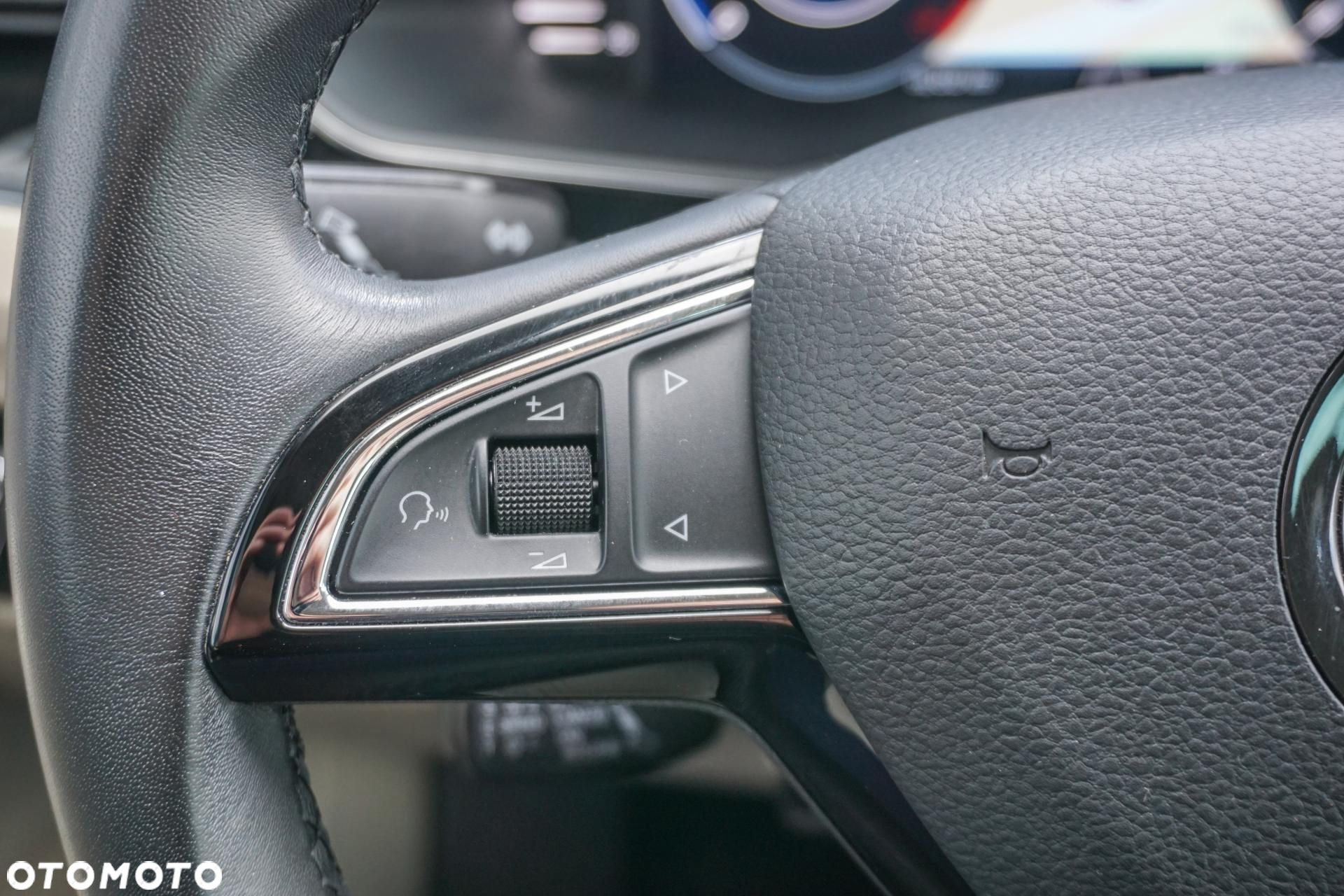 Skoda Superb 2.0 TSI L&K DSG - 38