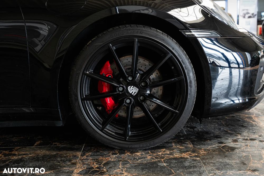 Porsche 911 Carrera S PDK - 12