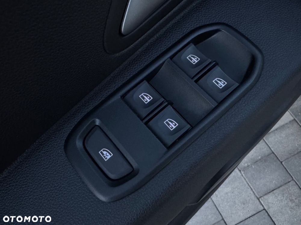 Dacia Duster TCe 100 2WD Essential - 35