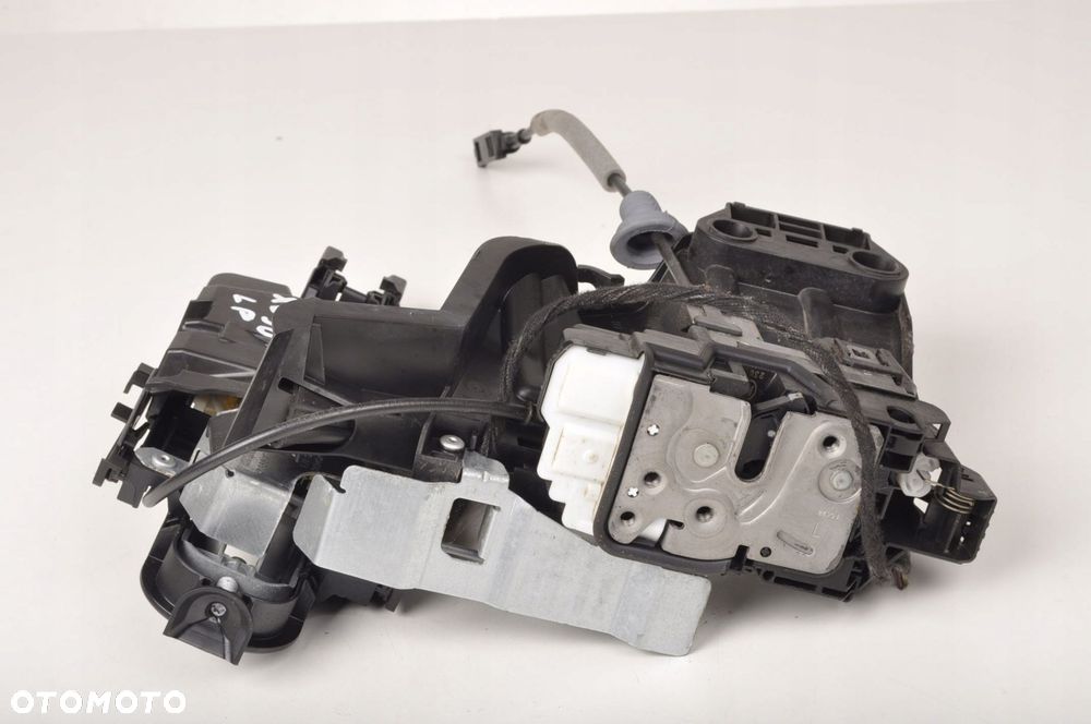 VOLVO XC90 II ZAMEK DRZWI LEWY PRZÓD PRZEDNI 31349894 6 PIN - 8