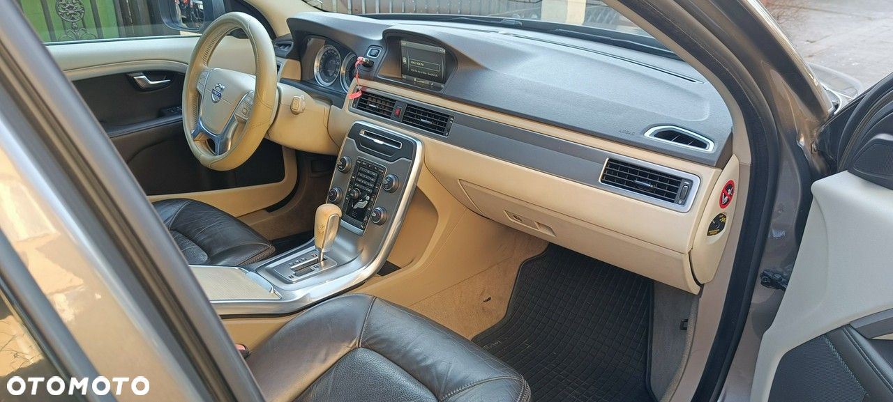 Volvo XC 70 D5 AWD Dynamic Momentum - 22