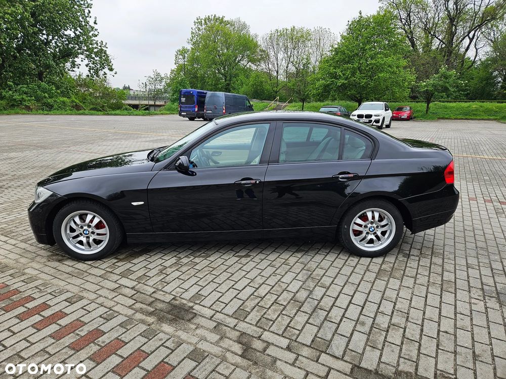 BMW Seria 3 320i - 4