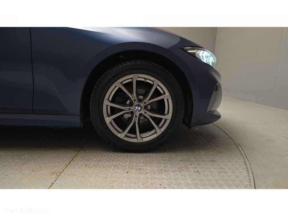 BMW Seria 3 320d xDrive - 25