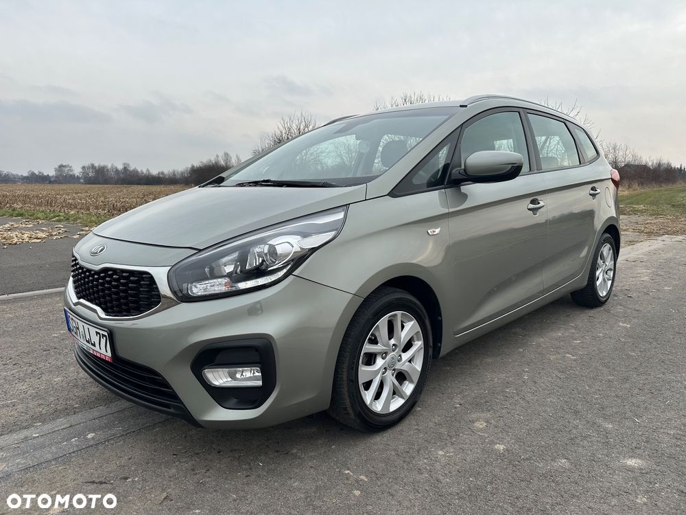 Kia Carens 1.6 GDI Dream Team Edition - 1