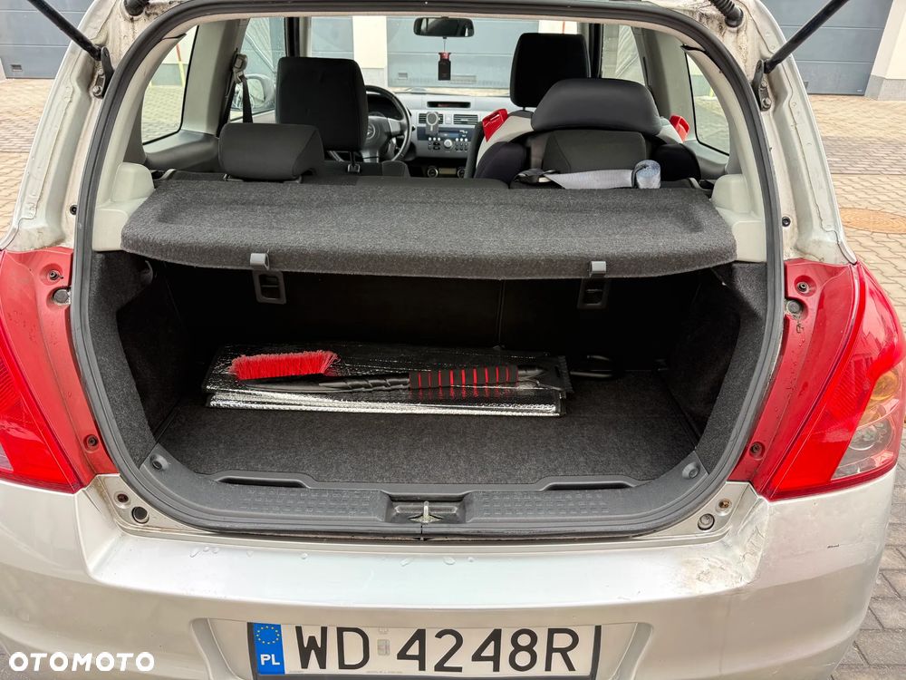 Suzuki Swift 1.3 GC - 12