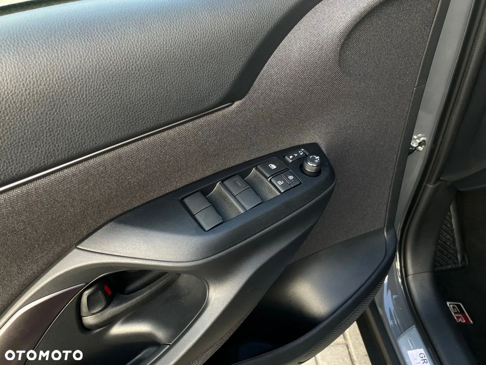 Toyota Yaris Cross Hybrid 1.5 GR Sport - 35