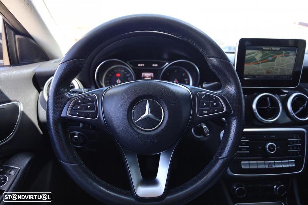 Mercedes-Benz CLA 180 d Shooting Brake - 14