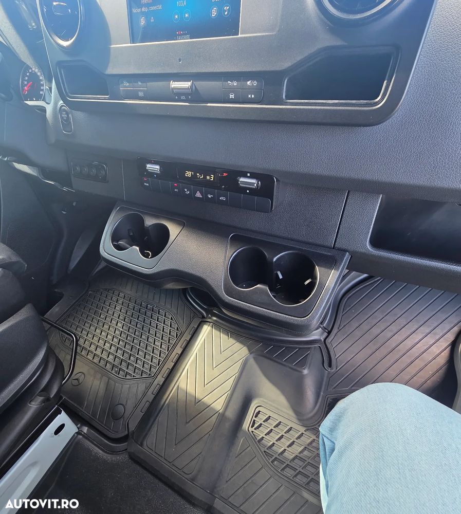 Mercedes-Benz Sprinter - 16