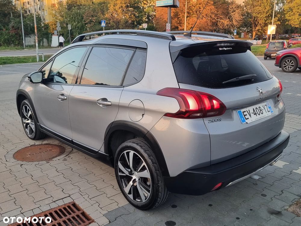 Peugeot 2008 - 6