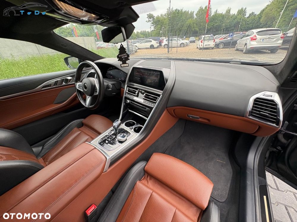BMW Seria 8 - 34