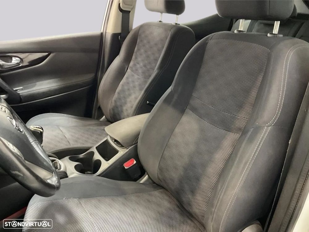 Nissan Qashqai 1.6 dCi Visia 4x4i - 4