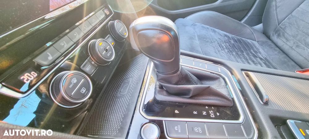 Volkswagen Passat 2.0 TDI DSG Highline - 13