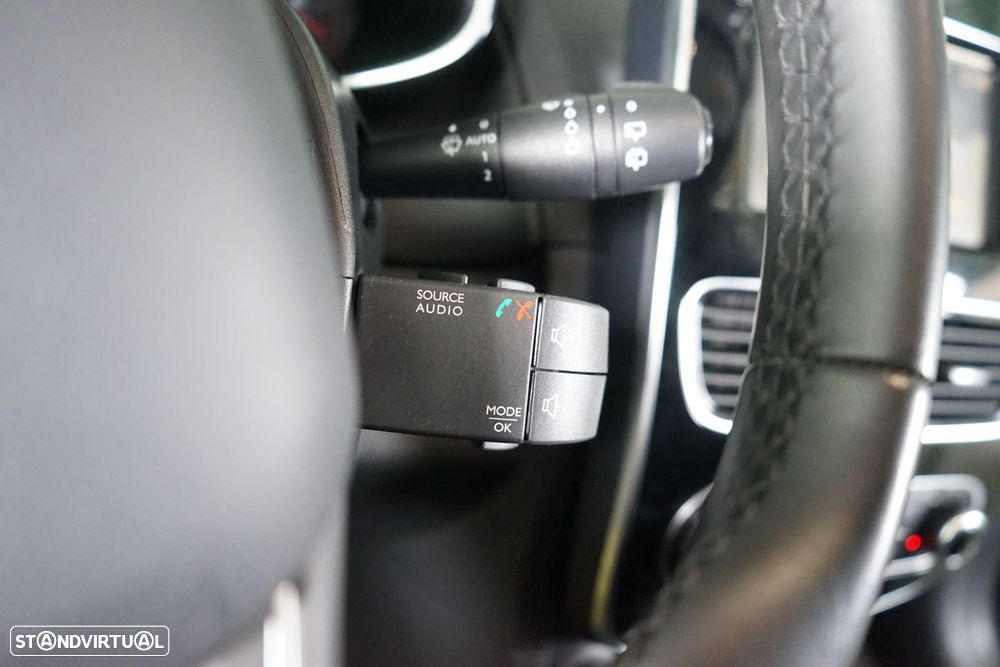 Renault Clio Sport Tourer Energy TCe 120 INTENS - 24