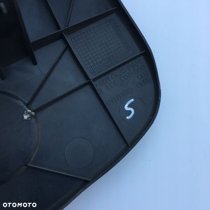 OSŁONA SILNIKA AUDI A4 B6 3.0 ASN 06C103931D - 3