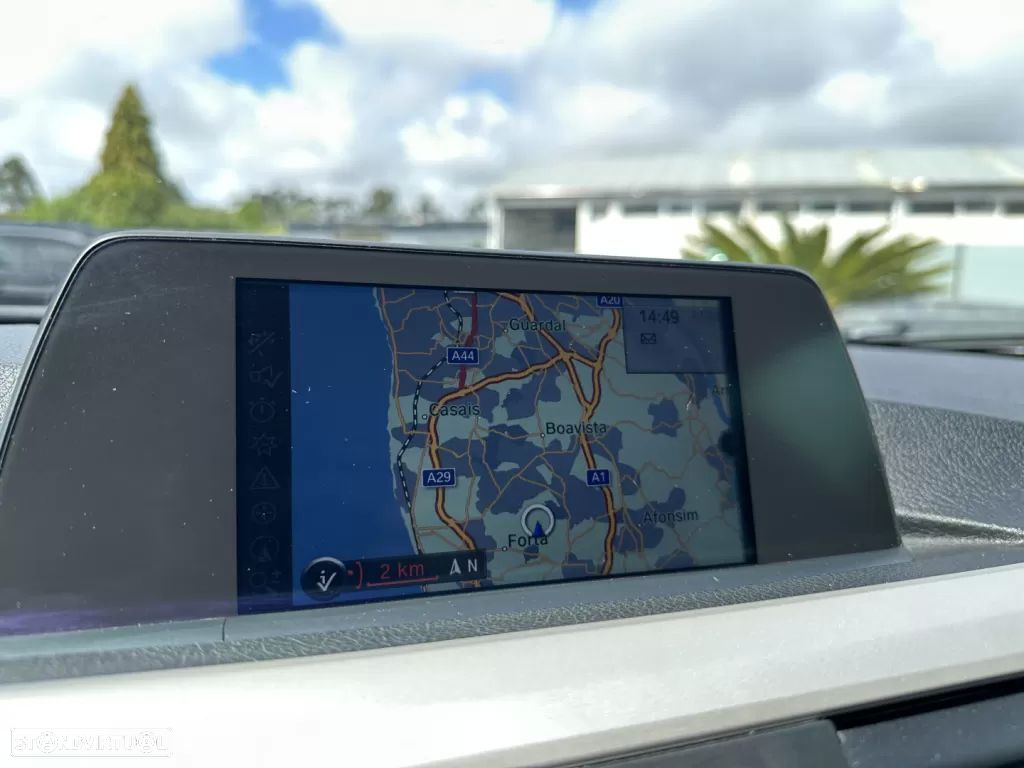 BMW 320 d Touring LifeStyle - 9