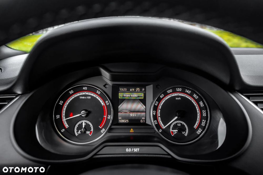 Skoda Octavia 2.0 TSI DSG RS 230 - 27