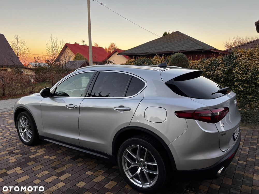 Alfa Romeo Stelvio 2.0 Turbo 16V AT8-Q4 Competizione - 9