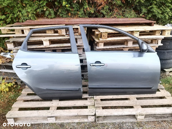 Hyundai i30 2010r. przednie prawe drzwi kpl.