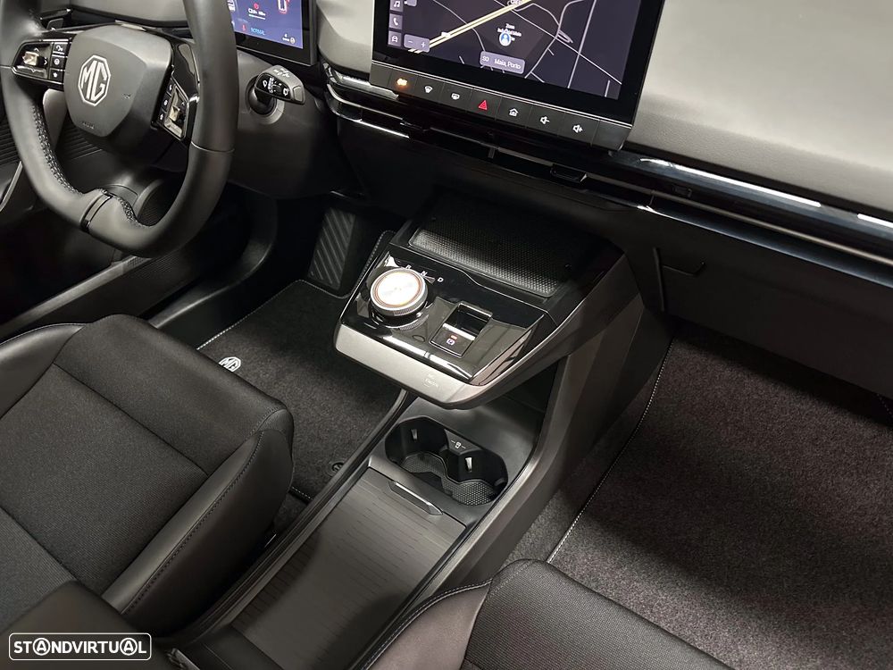 MG MG4 77 kWh Extended Range Luxury - 36