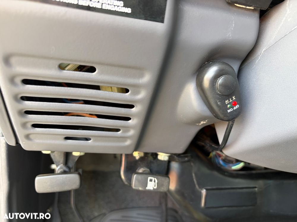 Toyota Land Cruiser - 25