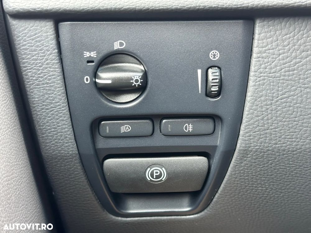 Volvo XC 90 D5 AWD Geartonic RDesign - 30
