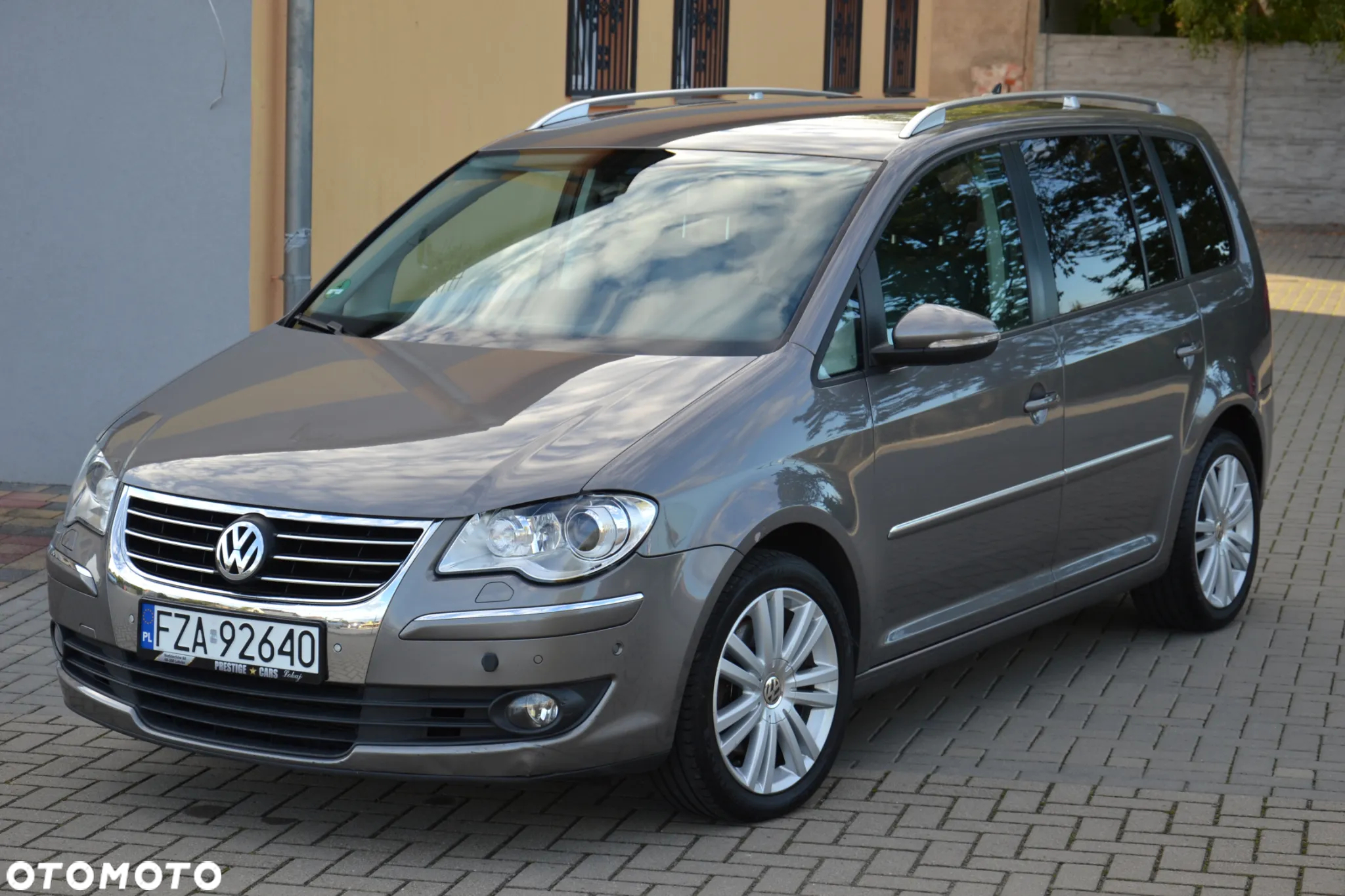 Volkswagen Touran 2.0 TDI DPF Highline DSG - 4