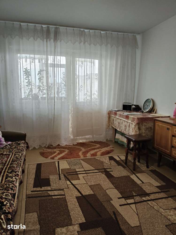 Vand apartament 3 camere zona Dorobanti 2 judetul Buzau — fotografia 1