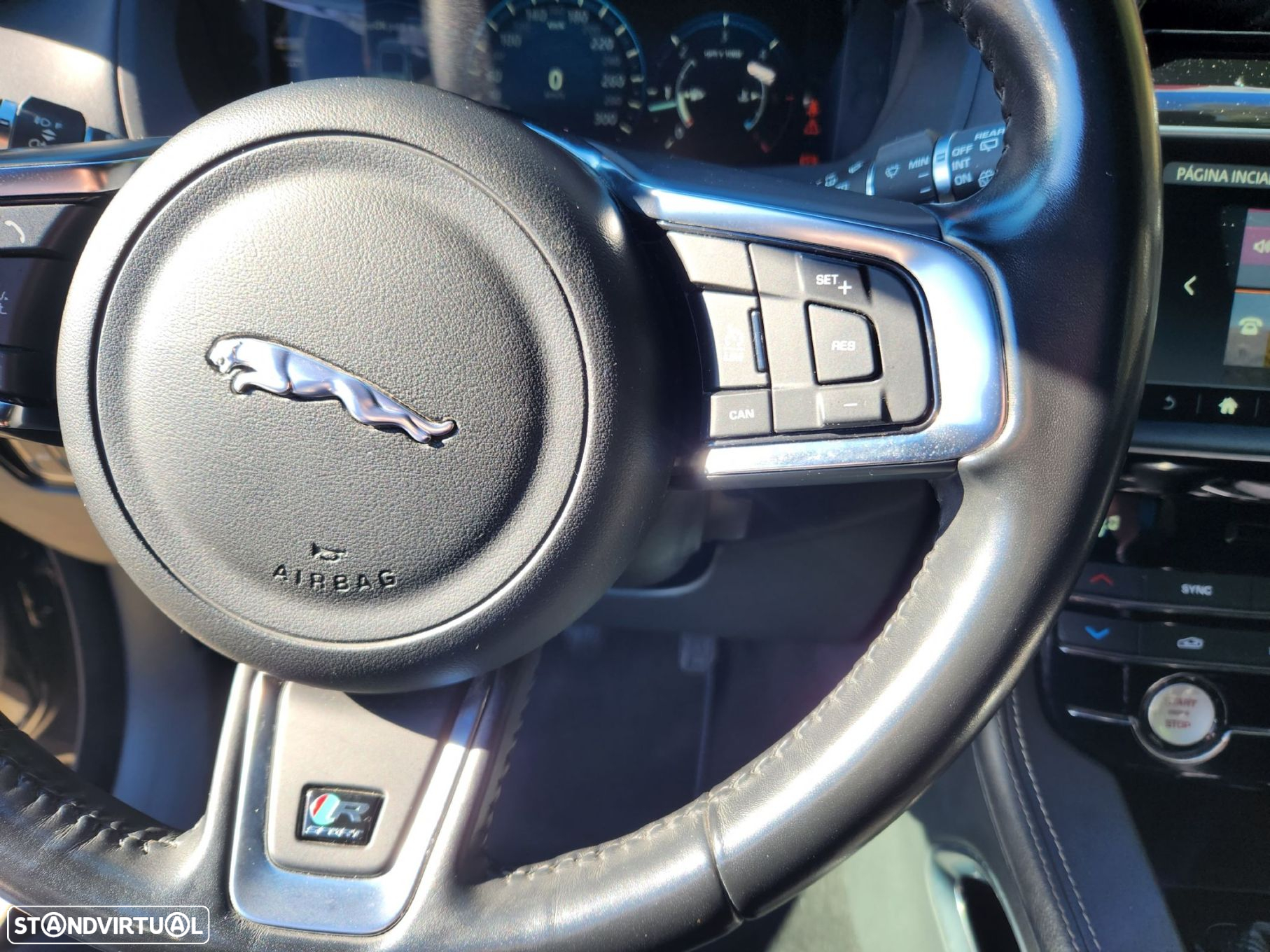 Jaguar F-Pace 2.0 i4D R-Sport - 26