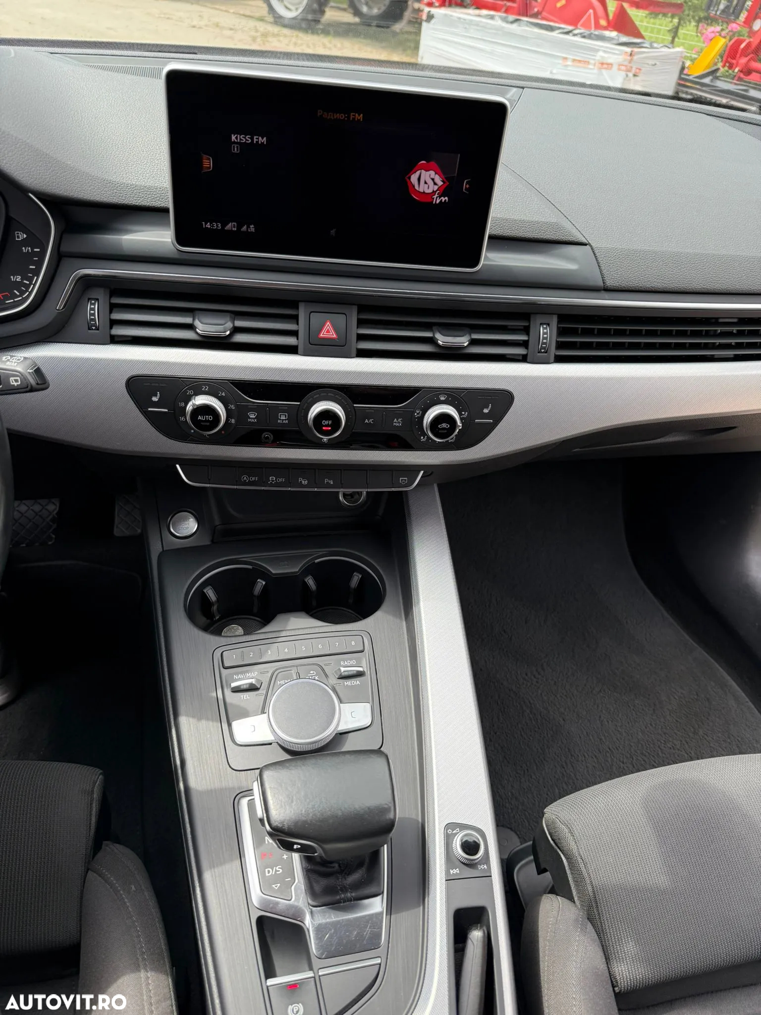 Audi A4 Avant 2.0 TDI S tronic - 14