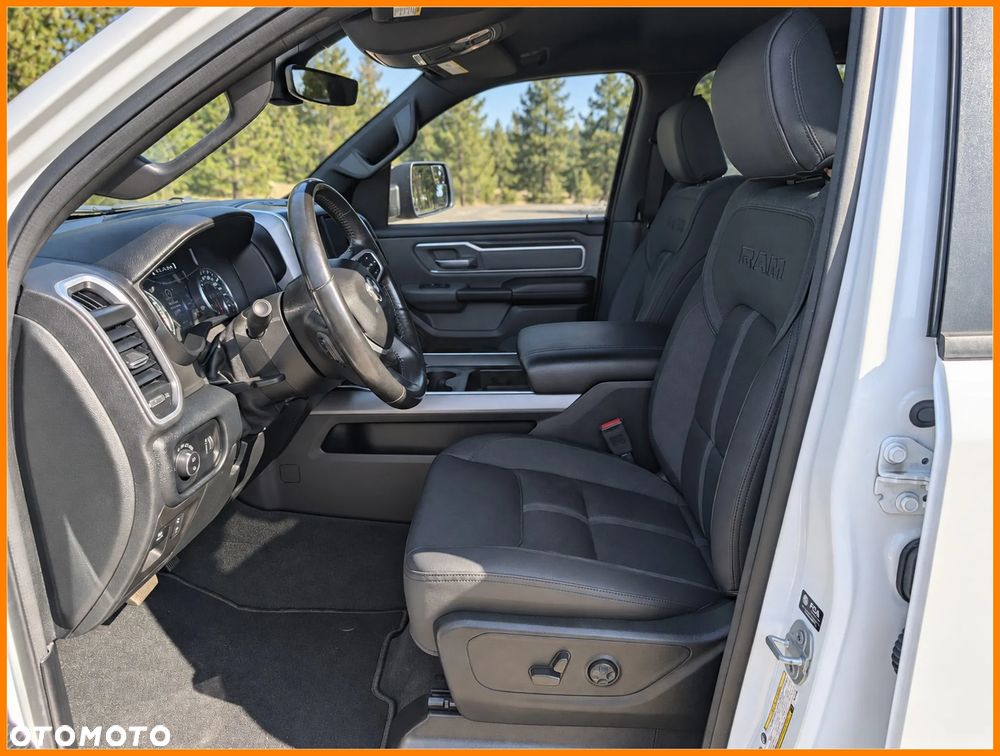 RAM 1500 Crew Cab Shortbed Bighorn - 14