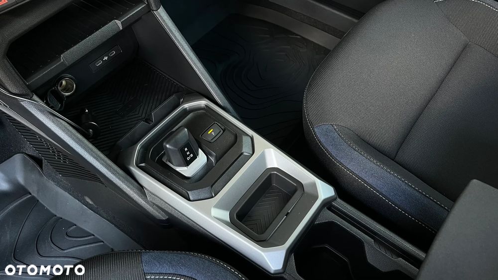 Dacia Duster 1.8 Full Hybrid 155 Journey MMT - 9