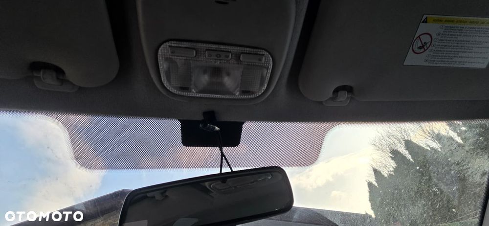 Peugeot 207 1.4 16V Sporty - 4