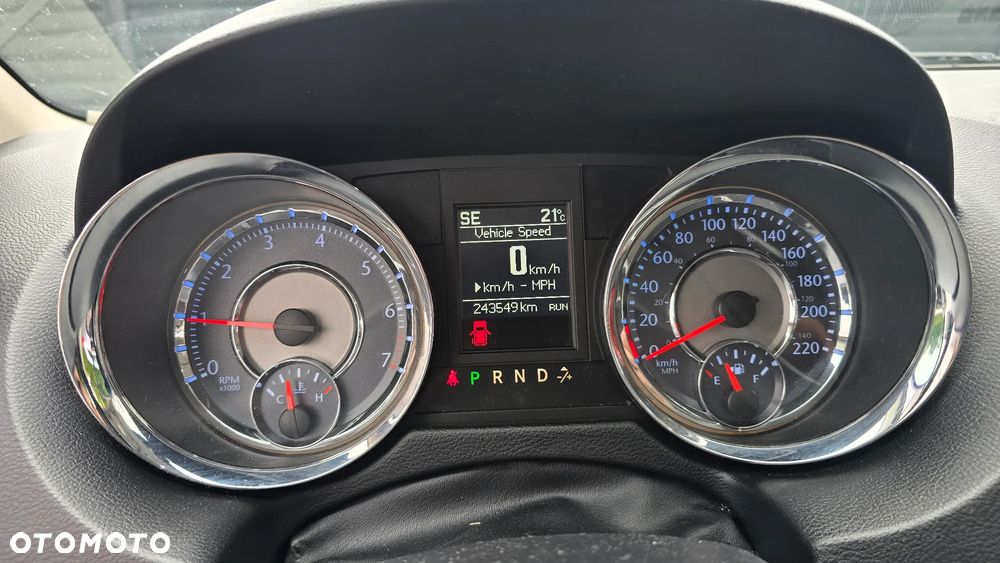 Chrysler Town & Country 3.6 Limited - 16