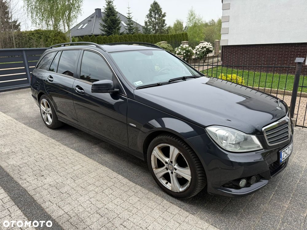 Mercedes-Benz Klasa C 200 CGI BlueEFFICIENCY Elegance - 15