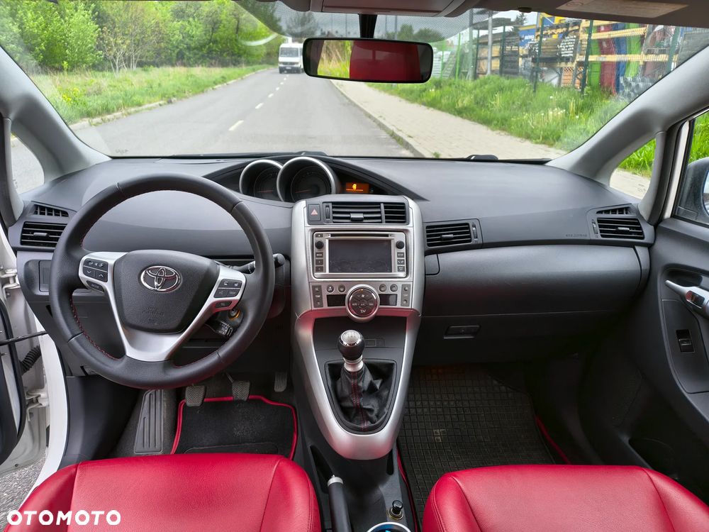 Toyota Verso 2.0 D-4D Premium - 11