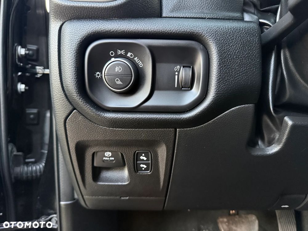 RAM 1500 5.7 Crew Cab Shortbed Bighorn Sport - 23