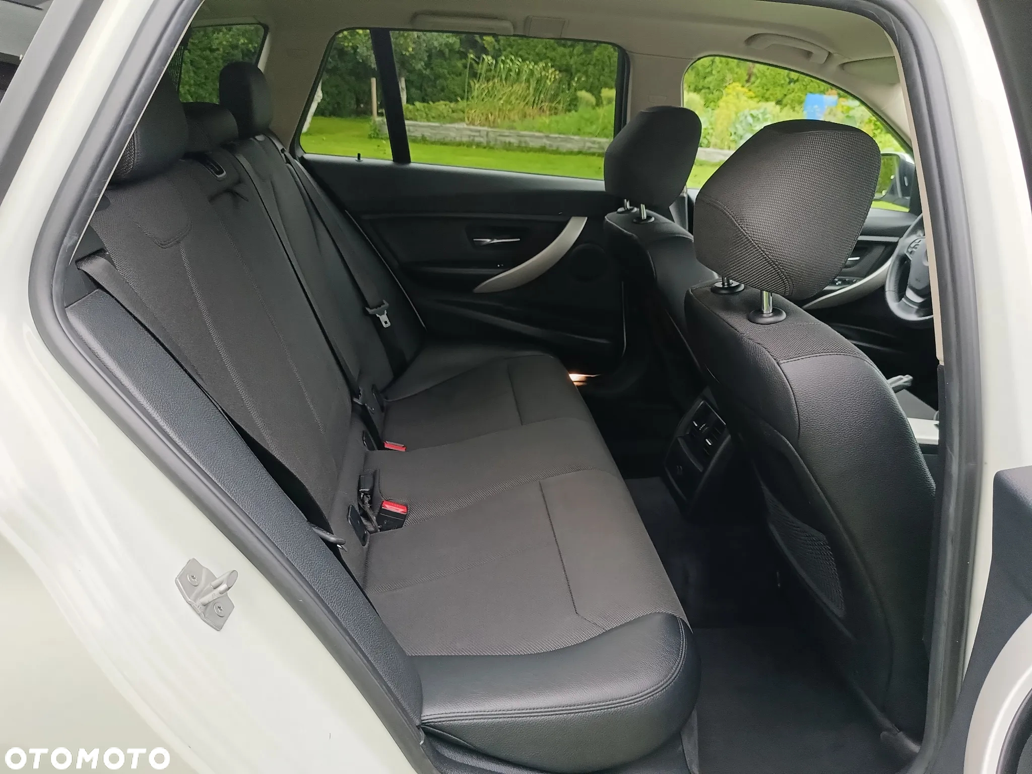 BMW Seria 3 318d Luxury Line - 21