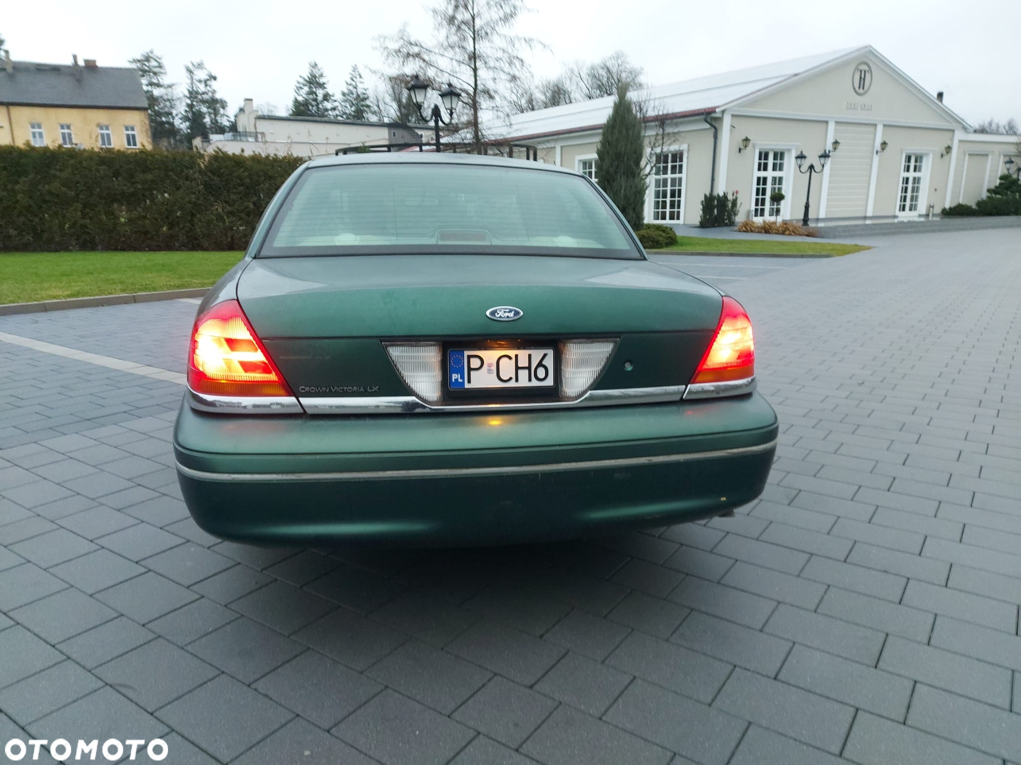 Ford Crown Victoria 4.6 LTD LX - 6